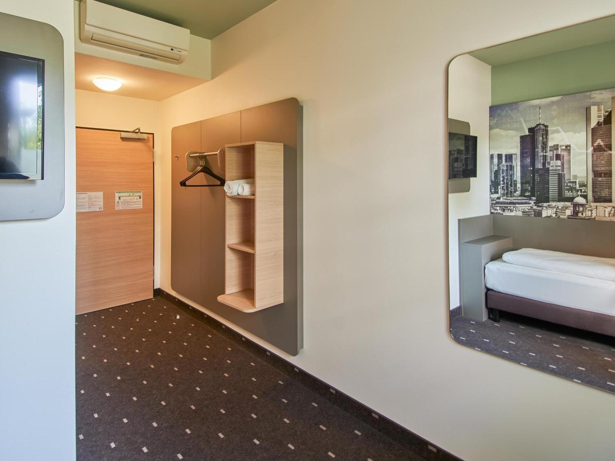 B&B Hotel Frankfurt-West Eschborn Eksteriør billede