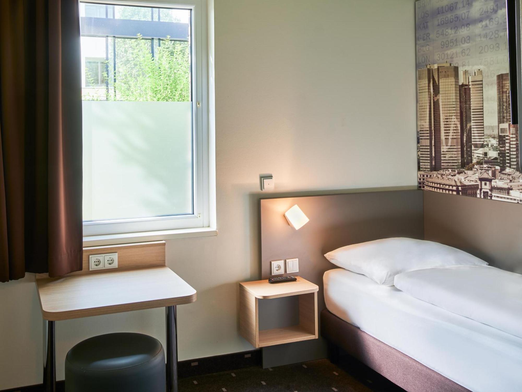 B&B Hotel Frankfurt-West Eschborn Eksteriør billede