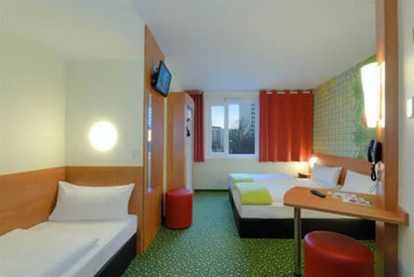 B&B Hotel Frankfurt-West Eschborn Eksteriør billede